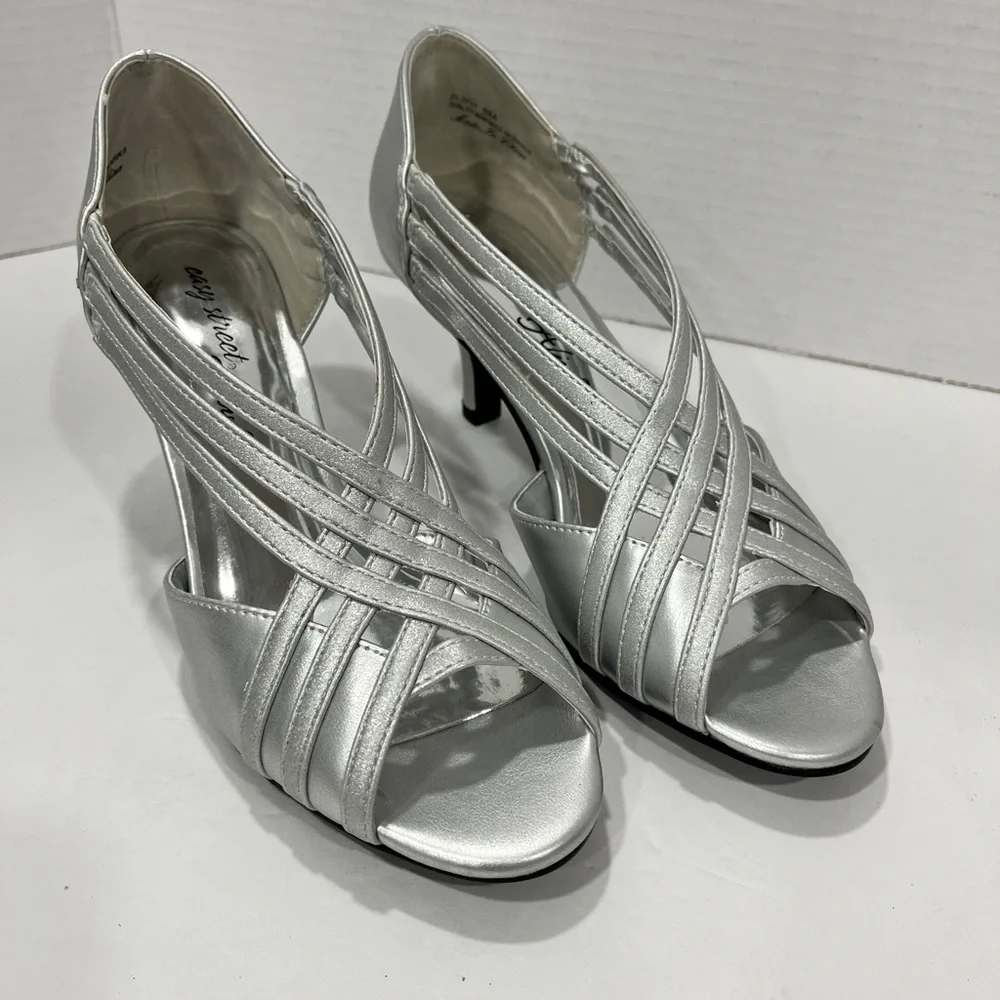 Easy Street Womens Oceana Peep Toe Stiletto‎ Heel Pumps. Size 6W. Color: Silver